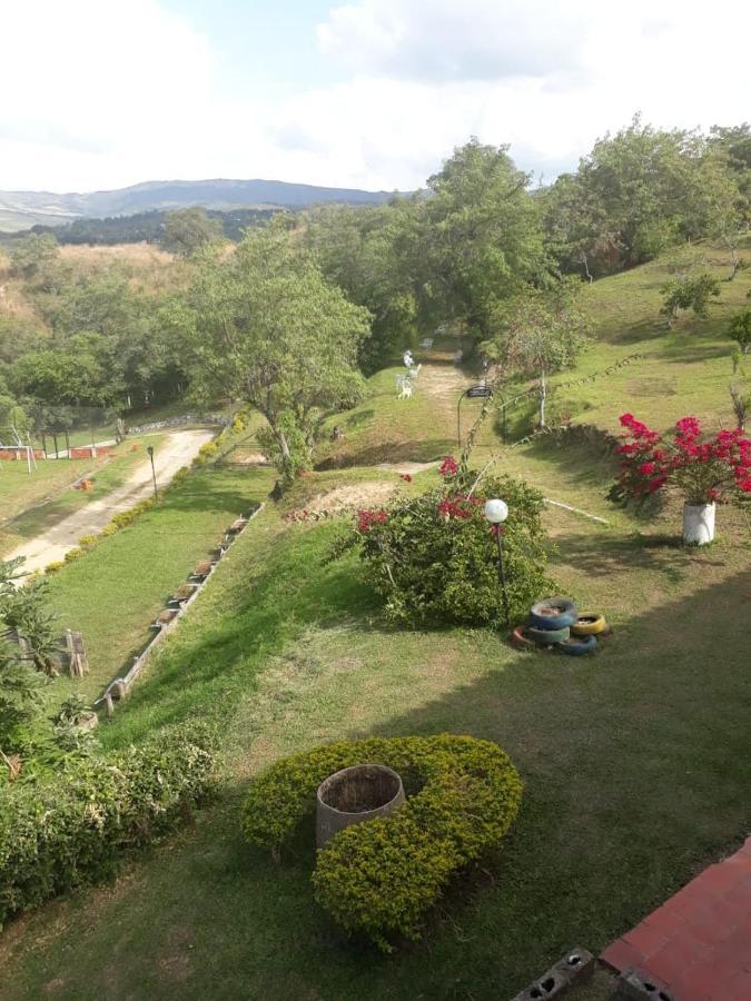 Hotel Campestre La Loma Curití Eksteriør bilde